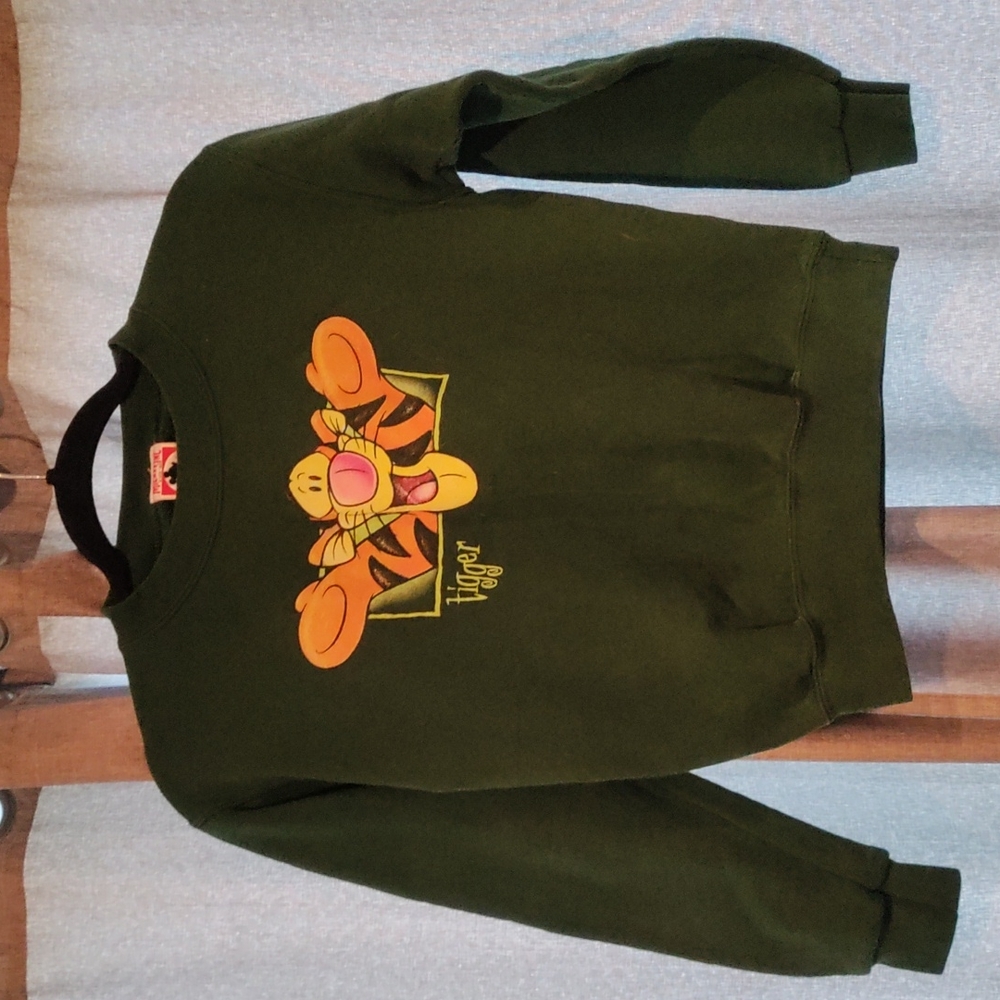 Vintage tigger sweatshirt, dark green, size 6 in kids. Mickey INC brand.
